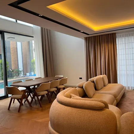 Villa Royal Garden 7