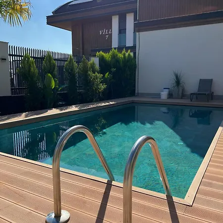 Royal Garden 7 Villa *