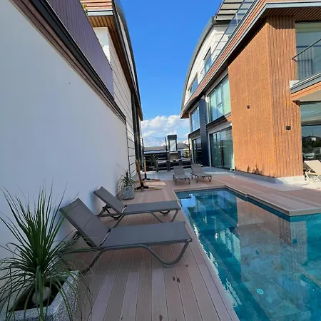 Royal Garden 7 Villa *