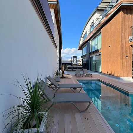 Villa Royal Garden 7