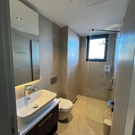 Villa Royal Garden 7 *