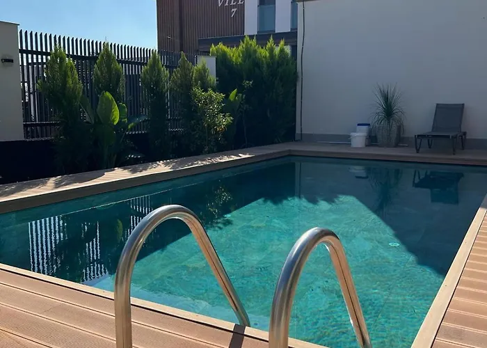 Royal Garden 7 Villa *