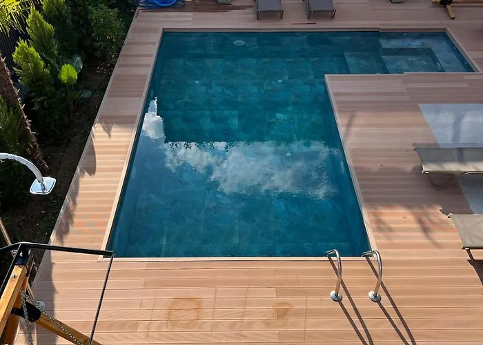 Villa Royal Garden 7 *