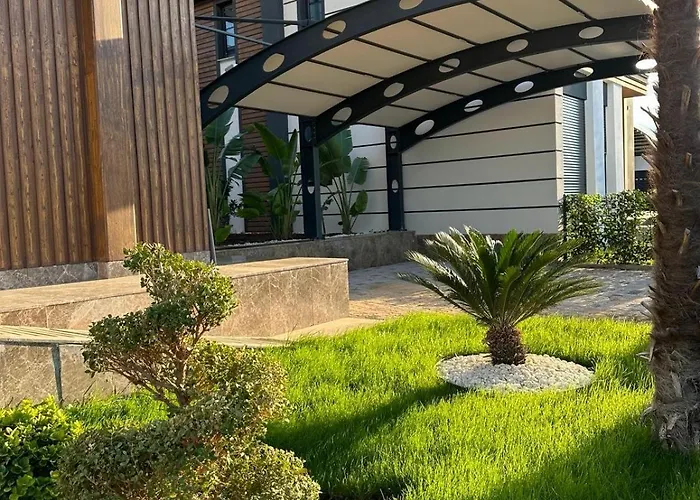 Royal Garden 7 *