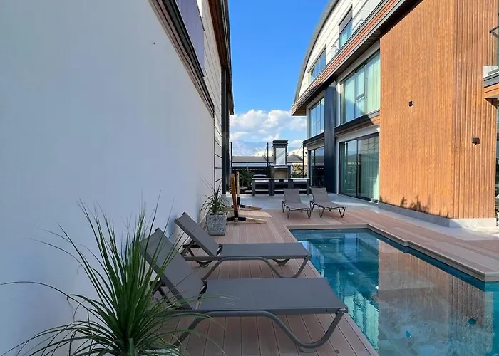 Villa Royal Garden 7