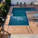 Villa Royal Garden 7 *