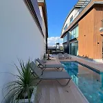 Villa Royal Garden 7